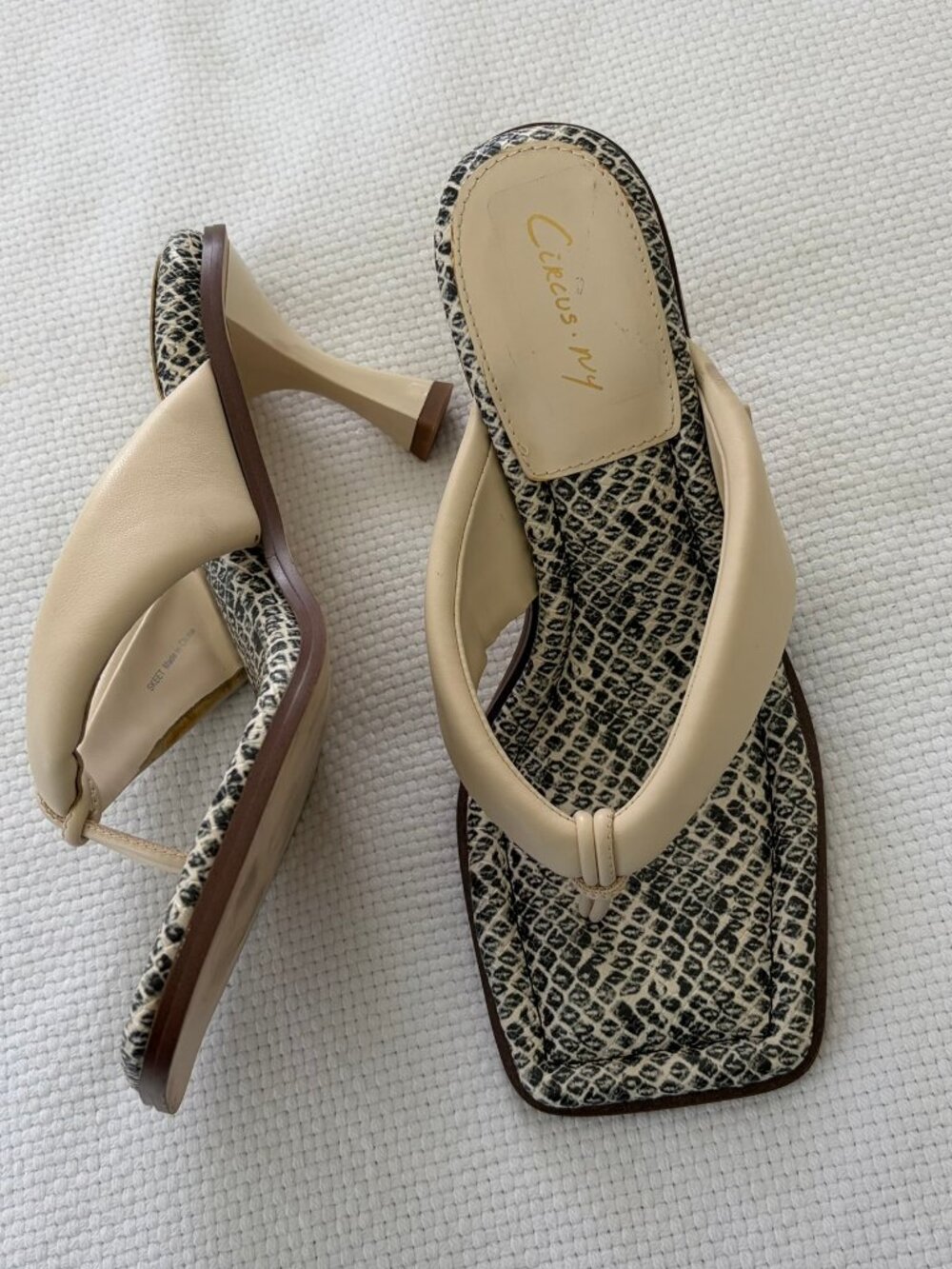Circus by Sam Edelman size 7.5 thong square toe sandal heels